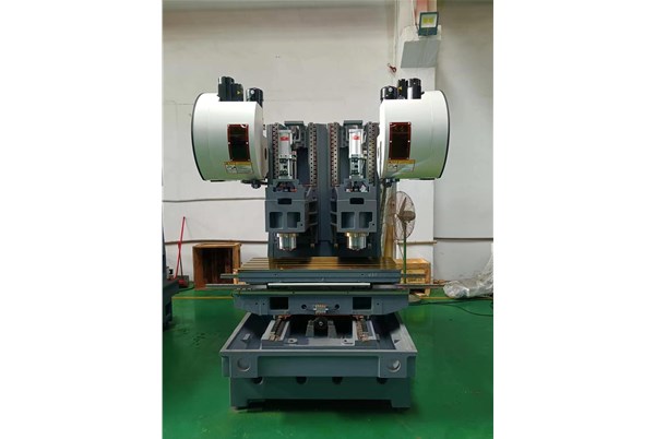 數控機床(chuáng)技術：能獨(du)立控制的(de)雙主軸雙(shuang)刀庫加工(gong)中心設計(ji)