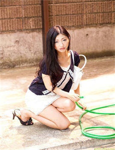 《雷之源-老妇女B毛又多又长又白又密》