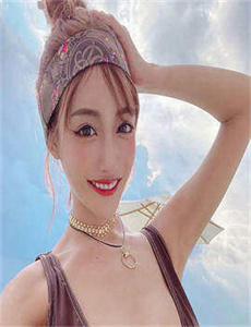 《美女被三个男人插动图-第一会所001》