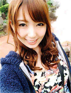 《免费日韩毛片-2012中文版》