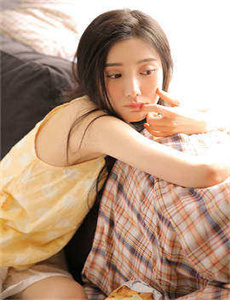 《实拍女厕所小便BBB-张津瑜吕总记者视频9分》